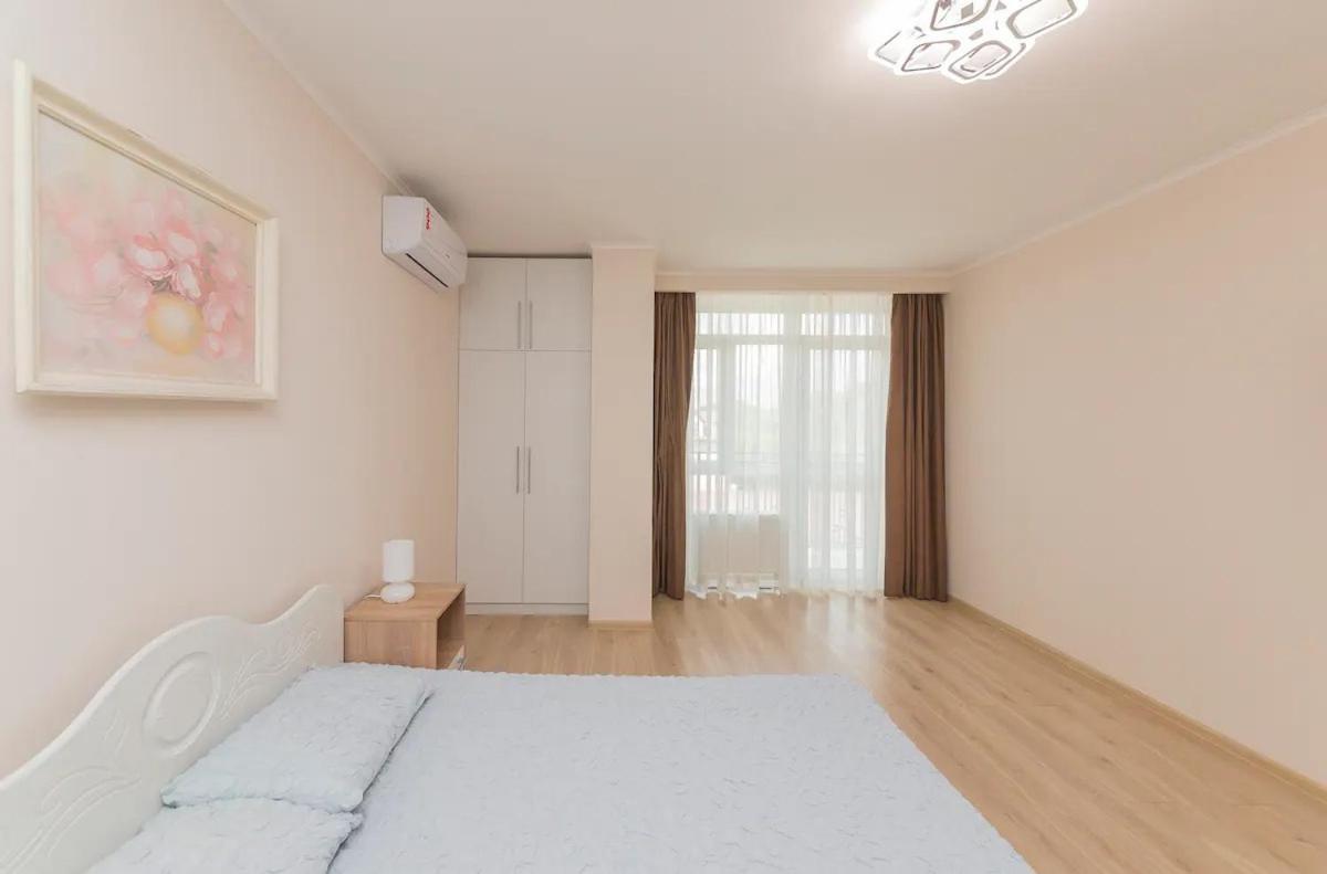 Comfortable Apartment In The Centre オデッサ エクステリア 写真