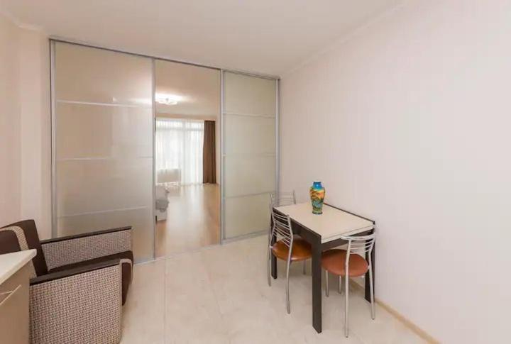 Comfortable Apartment In The Centre オデッサ エクステリア 写真